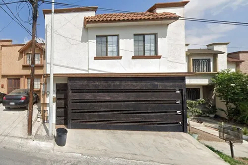 Venta De Casa En  Monterrey Col. Pregal Cumbres      Oct