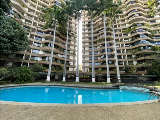 Vendo Apartamento 225m2+terraza La Campiña 0979