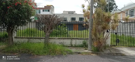 Se Vende Terreno En Cumbayá 