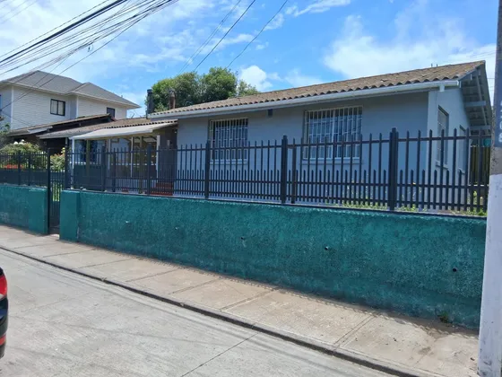 Casa Esquina Quellón,  Las Dalias San Antonio