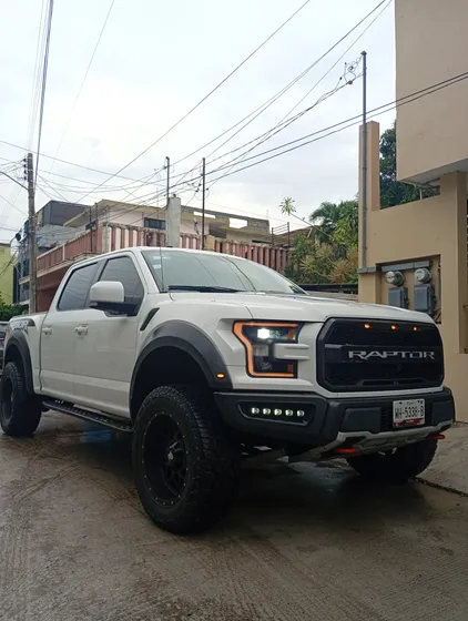 Ford Lobo Lobo Raptor R