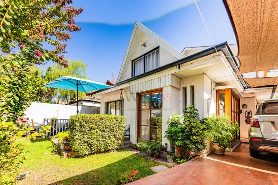 Casa En Venta De 5 Dorm. En Vitacura