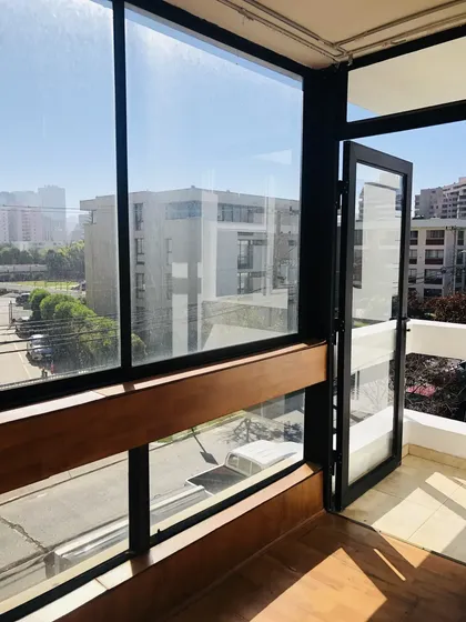 Arriendo Departamento Amplio En Ubicación Privilegiada