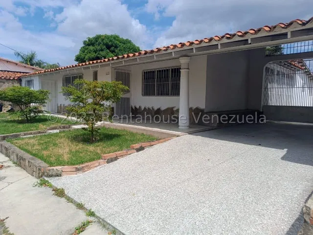 Maritza Lucena Te Ofrece En Alquiler Casa Semi-amoblada En Urbanismo Privado De Cabudare, Amplias Y Cómodas Áreas Para Adaptarlas A Tus Necesidades, Ideal Para Su Grupo Familiar. Vigilancia 24/7.