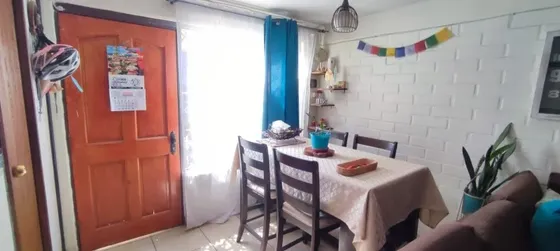Casa Esquina De 1 Piso Con Amplio Patio