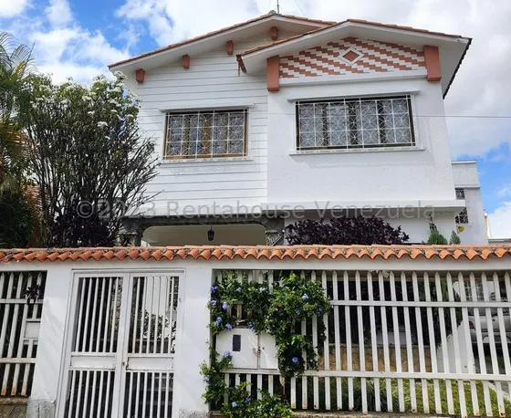 Cómoda Quinta Estilo Dúplex En Venta Ubicada En El Paraíso Aym 23-9133
