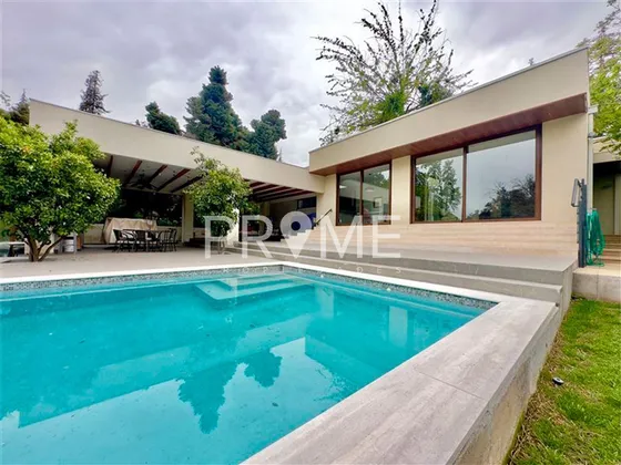 Casa En Arriendo De 6 Dorm. En Vitacura