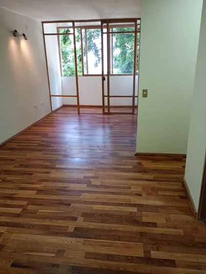 Recién Remodelado, Metro Santa Ana