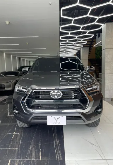 Toyota Hilux 2.7