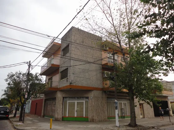 Venta De Departamento 4 Ambientes En Caseros, Tres De Febrer