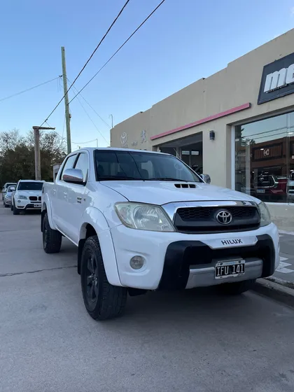 Toyota Hilux Pick-up 3.0 I Srv Cab Doble At 4x4 Cuero
