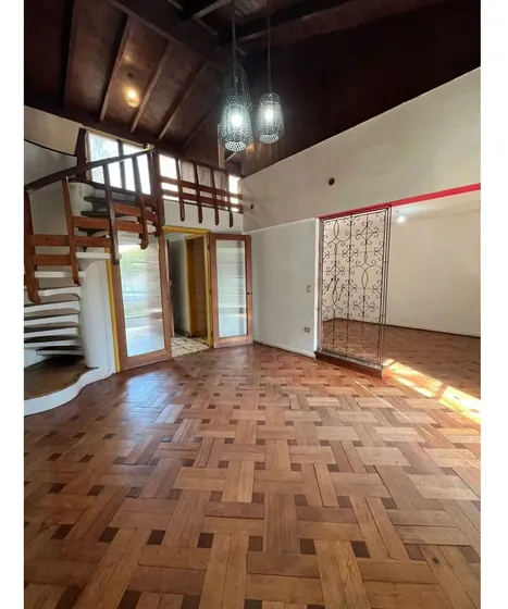 Uf 12.100 Casa 4d + 2b + Servicios. Plaza Ñuñoa. Calle Resid