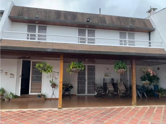 Vendo Casa 330m2 Alto Prado 5813