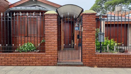 Nuevo Valor! Hermoso Chalet 3 Ambientes C/ Cochera - Venta