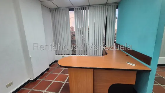 Sorangel Vargas Vende Comoda Oficina Comercial Con Planta Electrica, Excelente Ubicacion Zona Este Barquisimeto Mls #25-23036