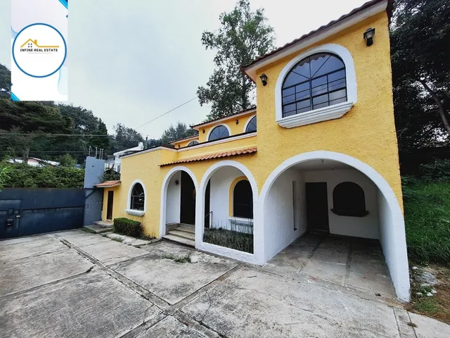 Ubicación, Comodidad Y Estilo: Todo En Un Solo Lugar. Hermosa Casa De Amplio Diseño En San Lucas Sacatepéquez.