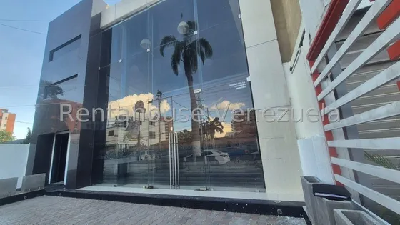 Local Comercial En Alquiler En Barquisimeto Urb. Nueva Segovia De 330m2 Lleno De Lujo Y Buen Gusto Mezzanina Acabados De Primera! Cod 25  7747 Comunicate Soy Gabi Irastorza                            