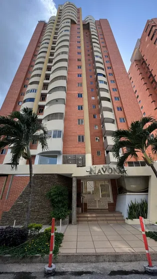 Apartamento Amoblado  En Venta  Residencias Navona  Urb Trigaleña  Piso Alto  Lh