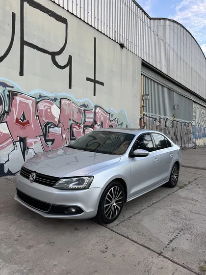 Volkswagen Vento 2.0 Sportline Tsi 200cv Bi-xenon Dsg