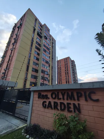 Apartamento En Naguanagua, Frente A Free Market 