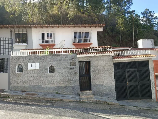 En Venta Confortable Casa En Alto Prado En Calle Cerrada. Jl
