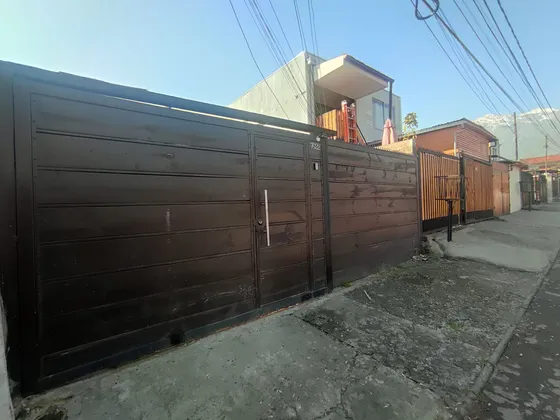 Ref:12752**            Arriendo Casa Remodelada 3 Dormitorio