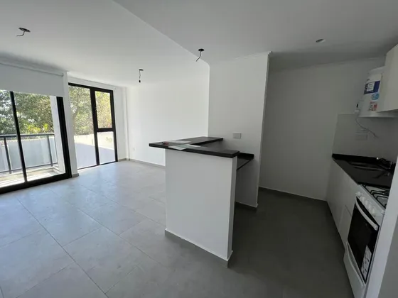 Monoambiente En Venta Con Balcon Sobre Av. 38