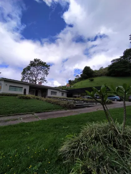 Best House Vende Increíble Casa En Los Montes Verdes, Los Teques. 