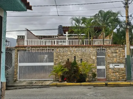 Casa En Venta Guatire Castillejo 26-21680 G.s.
