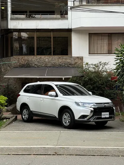 Mitsubishi Outlander 2.4