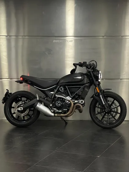 Ducati Scrambler Icon Dark - Con Accesorios!