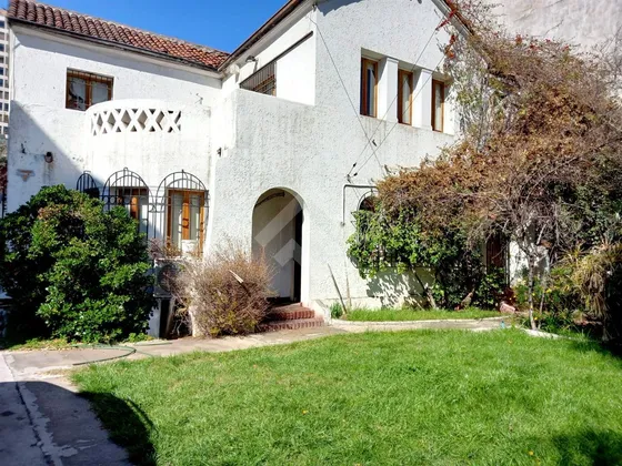 Casa En Venta De 7 Dorm. En Providencia