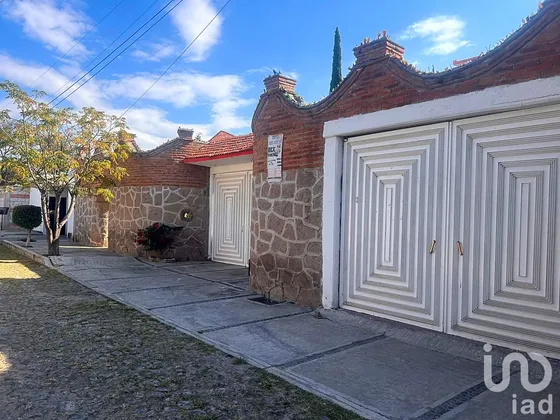 Venta Casa 5 Ambientes Granjas Banthi