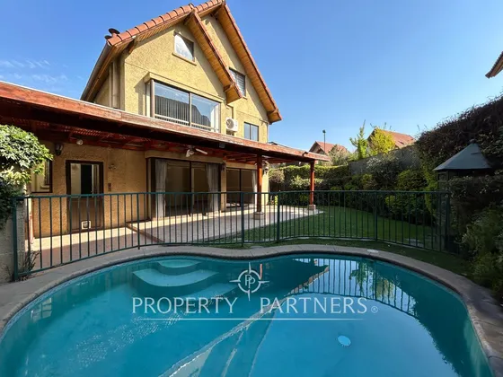 Espectacular Casa En Consolidado Condominio Cercan...