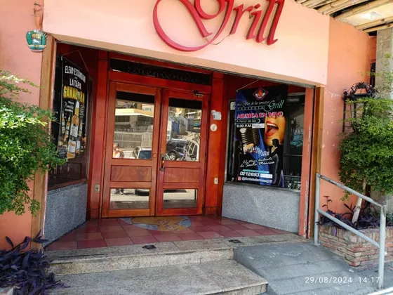 Se Vende Local Comercial Y Fondos De Comercio De 1300 M2
