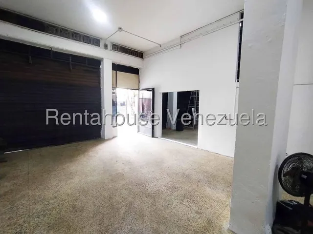 Rf Local En Alquiler En Los Dos Caminos A Pie De Calle Semiremodelado Para Que Lo Acondiciones A Tu Negocio Muy Buena Oportunidad Agenda Tu Visita