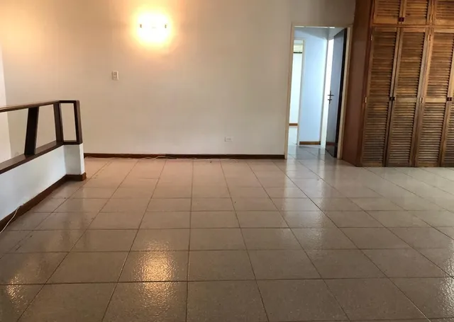 Alquiler Casa P/a La Trinidad 200m2 3,2,2 Con Terraza 