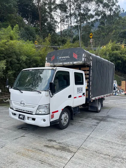 Hino 300 Doble Cabina Estacas 4.0 2020