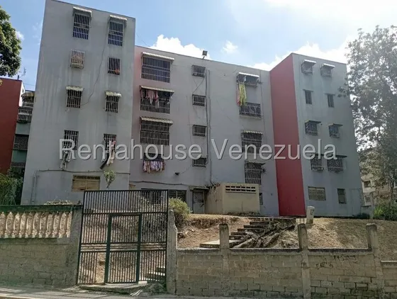 Se Ofrece En Venta Comodo Y Calido Apartamento Ubicado En Ud-5 Caricuao
