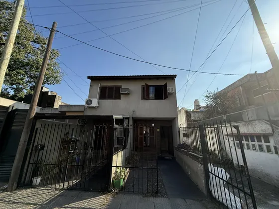 Duplex En Alquiler - 3 Amb. C/ Pasyio Y Cochera  - Ramos Mejia Sur