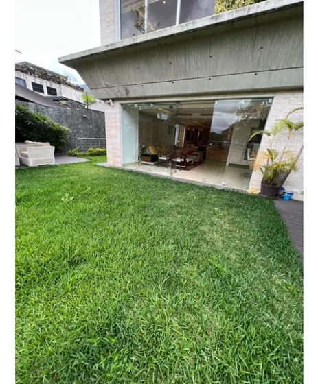 Se Vende Pb 350m2 4h/6b/5p Los Palos Grandes 9177