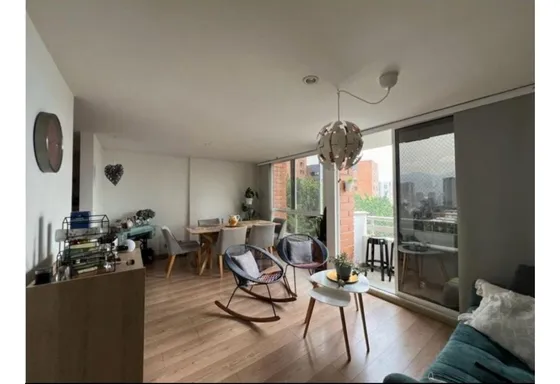 Venta De Apartamento En La Loma De San Julian, Poblado.