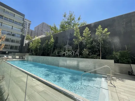 Ubicación Clave / Metro Irarrazabal / Piscina