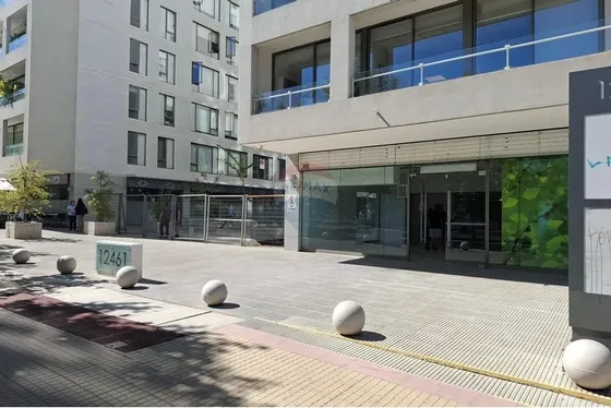 Local Comercial En Avenida Las Condes