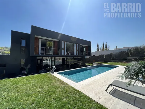 Moderna Casa En Venta De 3 Dorm. En Chicureo, La Reserva