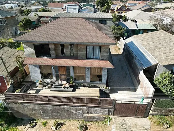 Hermosa Casa Con Tres Cabañas En Venta En Pichilemu