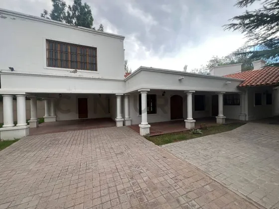 Casa En Venta En Chacras De Coria