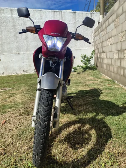 Moto Falcon Honda Roja 2012