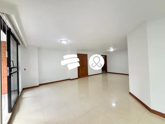 Vendo Apartamento , Cerca A La Segundo Parque De Laureles. 117 Mts