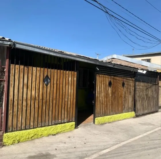 Venta Casa 2ambientes El Bosque. Metropolitana 